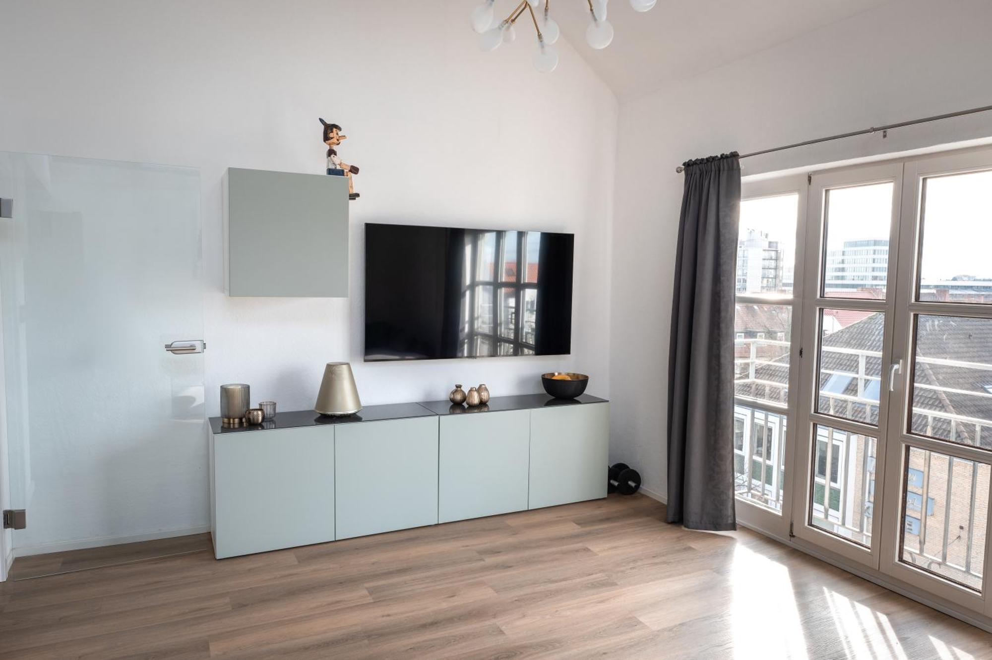 Eich-penthouse, Zentral Am Stadtwald Mit Ausblick Ueber Stadt, 24h Self Check-in, Netflix, Disneyplus Апартаменты