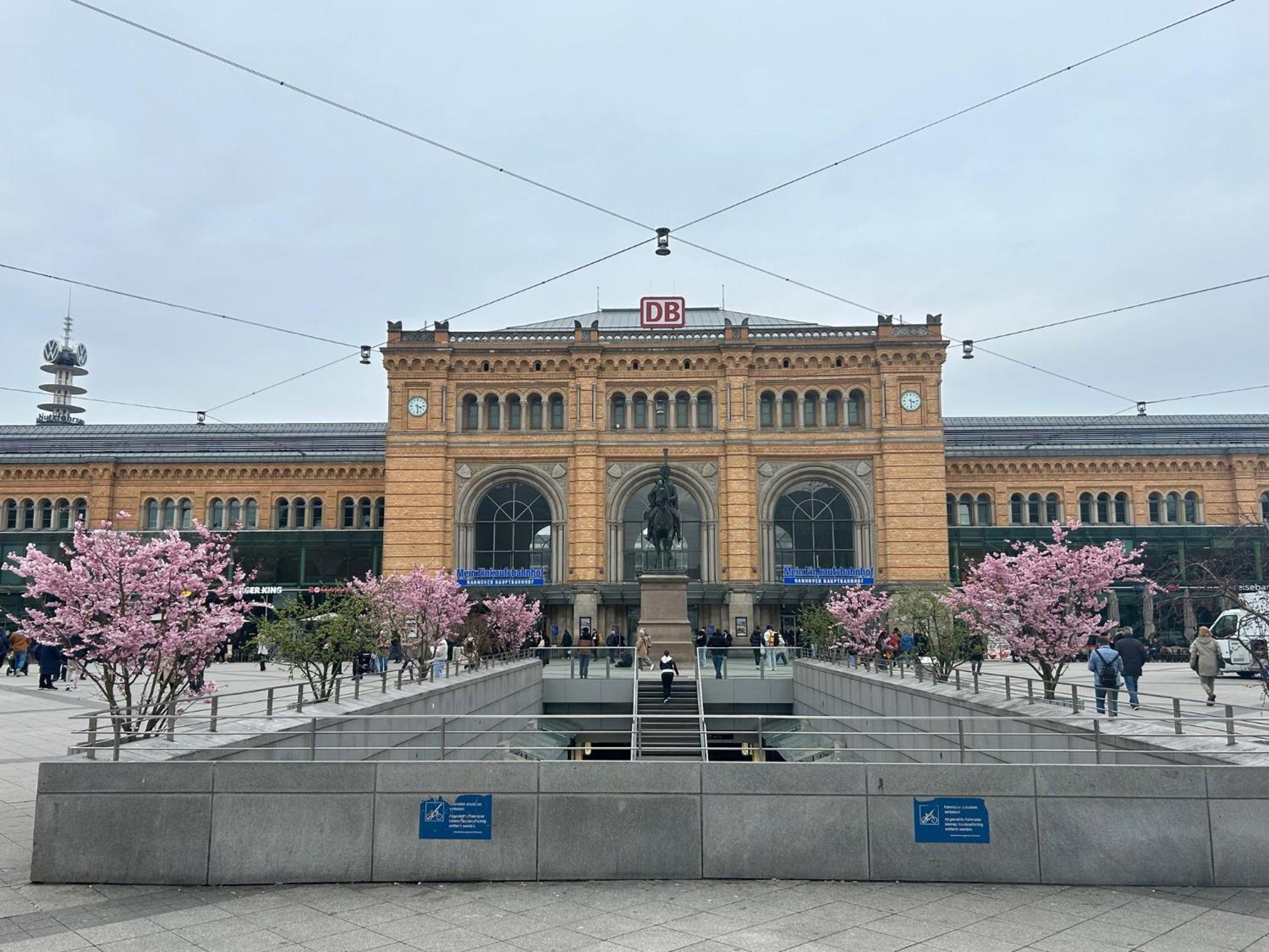 Apartment Eich-penthouse, Zentral Am Stadtwald Mit Ausblick Ueber Stadt, 24h Self Check-in, Netflix, Disneyplus Hannover