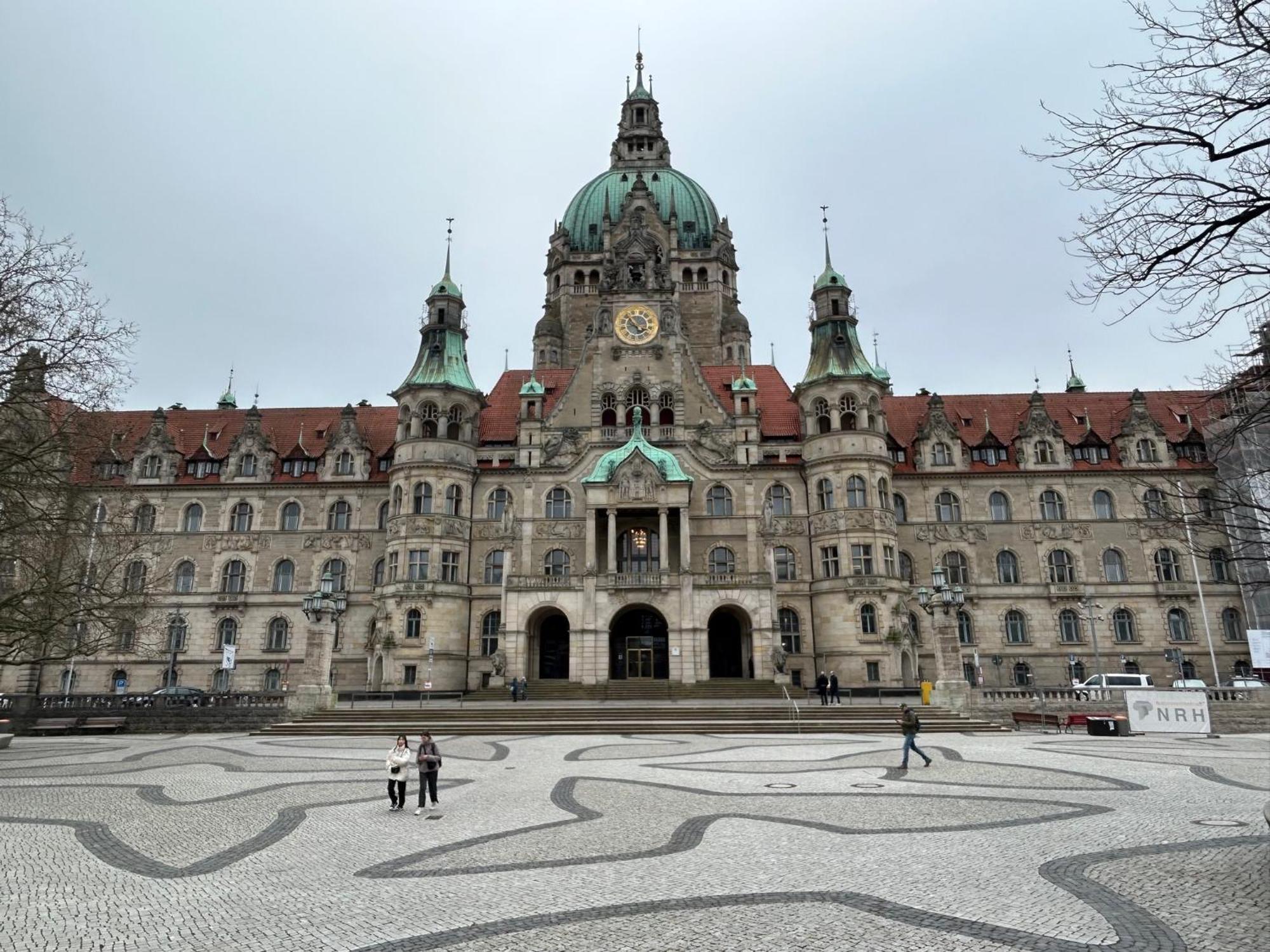 Apartment Eich-penthouse, Zentral Am Stadtwald Mit Ausblick Ueber Stadt, 24h Self Check-in, Netflix, Disneyplus *