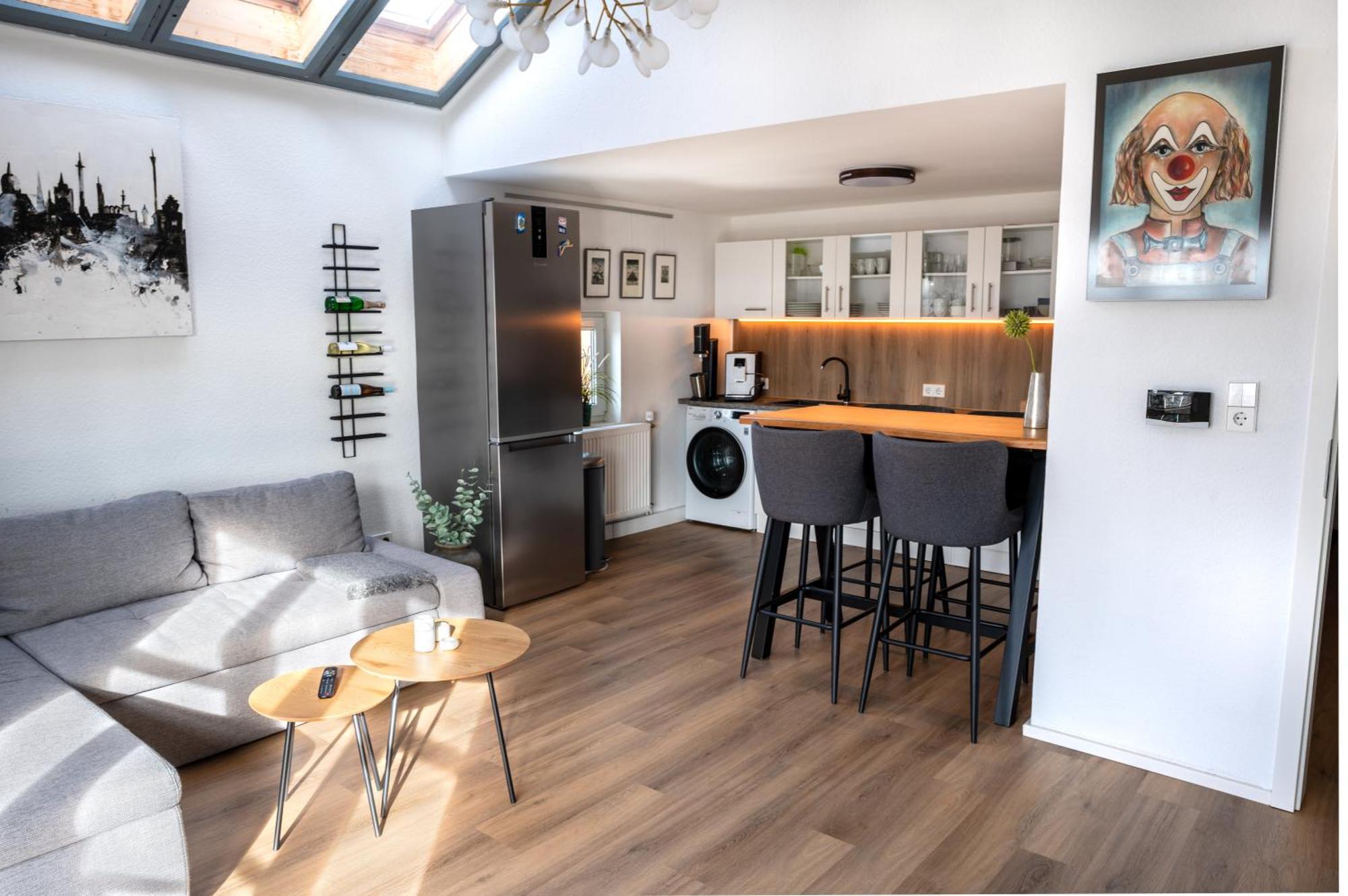 Eich-penthouse, Zentral Am Stadtwald Mit Ausblick Ueber Stadt, 24h Self Check-in, Netflix, Disneyplus *