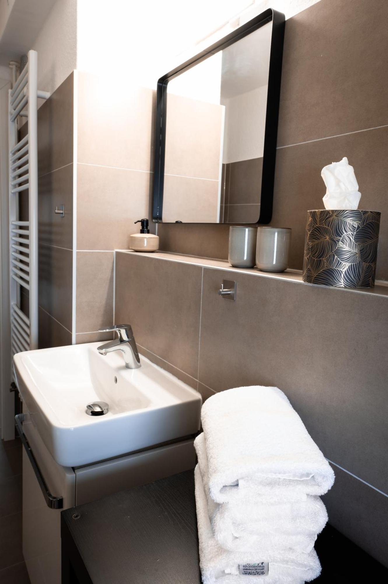 Eich-penthouse, Zentral Am Stadtwald Mit Ausblick Ueber Stadt, 24h Self Check-in, Netflix, Disneyplus * Hannover
