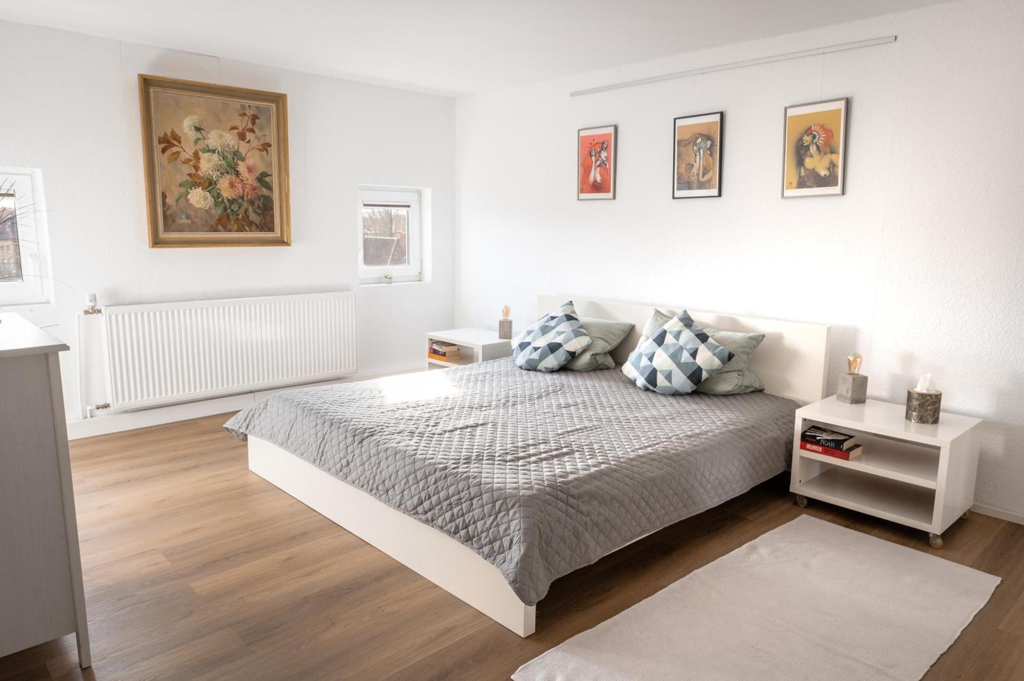 Eich-penthouse, Zentral Am Stadtwald Mit Ausblick Ueber Stadt, 24h Self Check-in, Netflix, Disneyplus Apartament Hanower